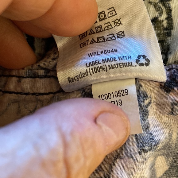 INC International concept size XXXL button down blouse with flowers all over it. - Picture 9 of 9